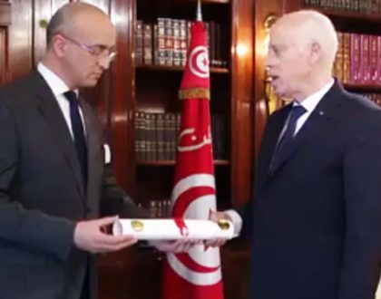 مشهديّة سريالية وازدواجية فاضحة ووضع مأزقيّ